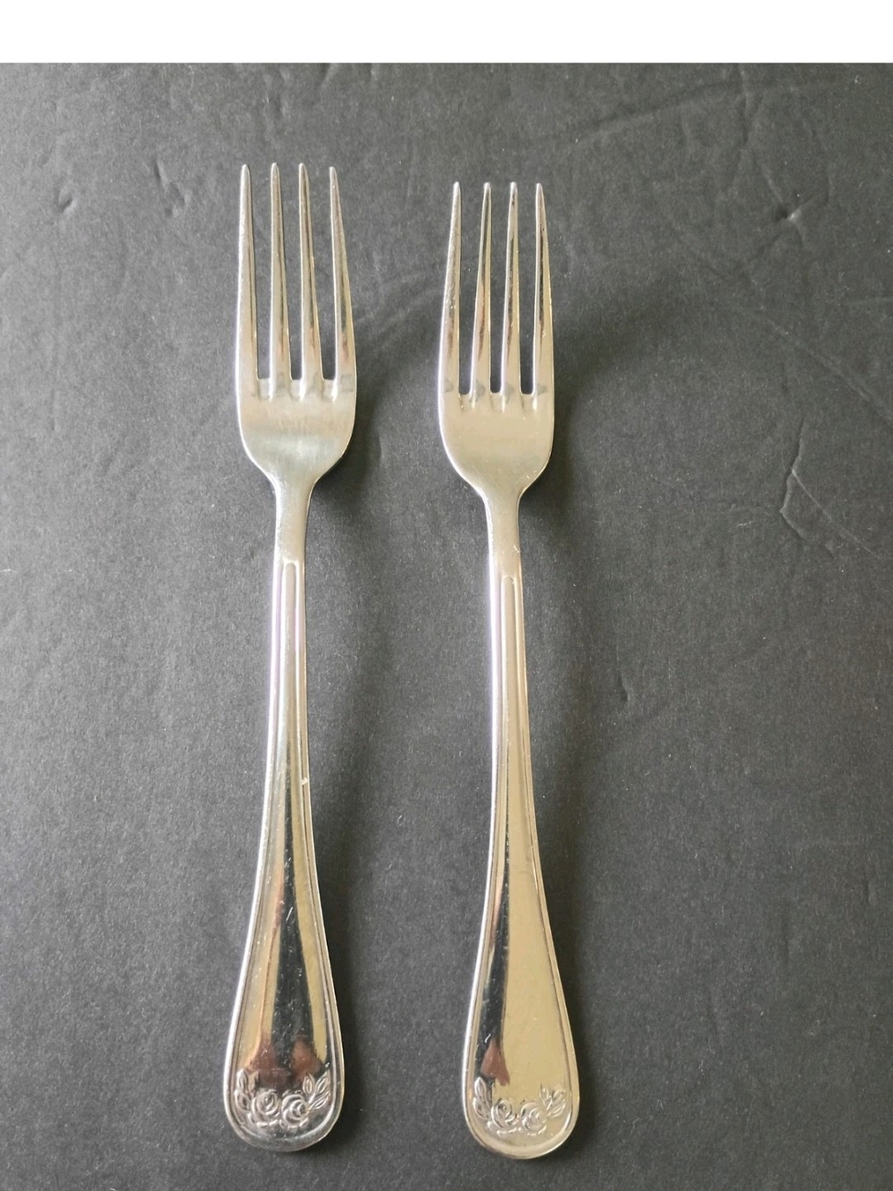 Hampton Silversmiths PROVENCE Glossy Stainless Dinner Forks Flatware Set Of 2